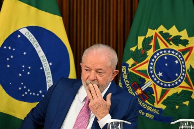 Lula da Silva se reúne de urgencia con sus ministros en Brasil