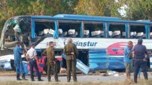 Cuba: cuatro muertos y más de 20 heridos tras accidente en un autobús