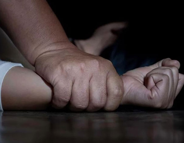 Madre exige justicia contra hombre asegura  abusó de su hija de 12 años