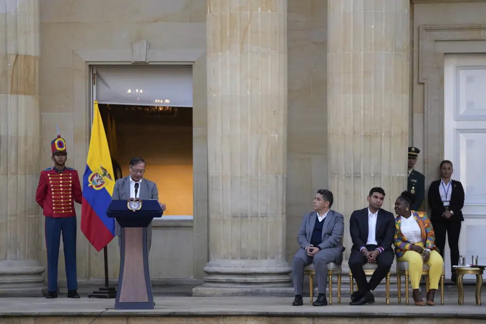 Colombia: Petro llama a las calles en apoyo a sus reformas
