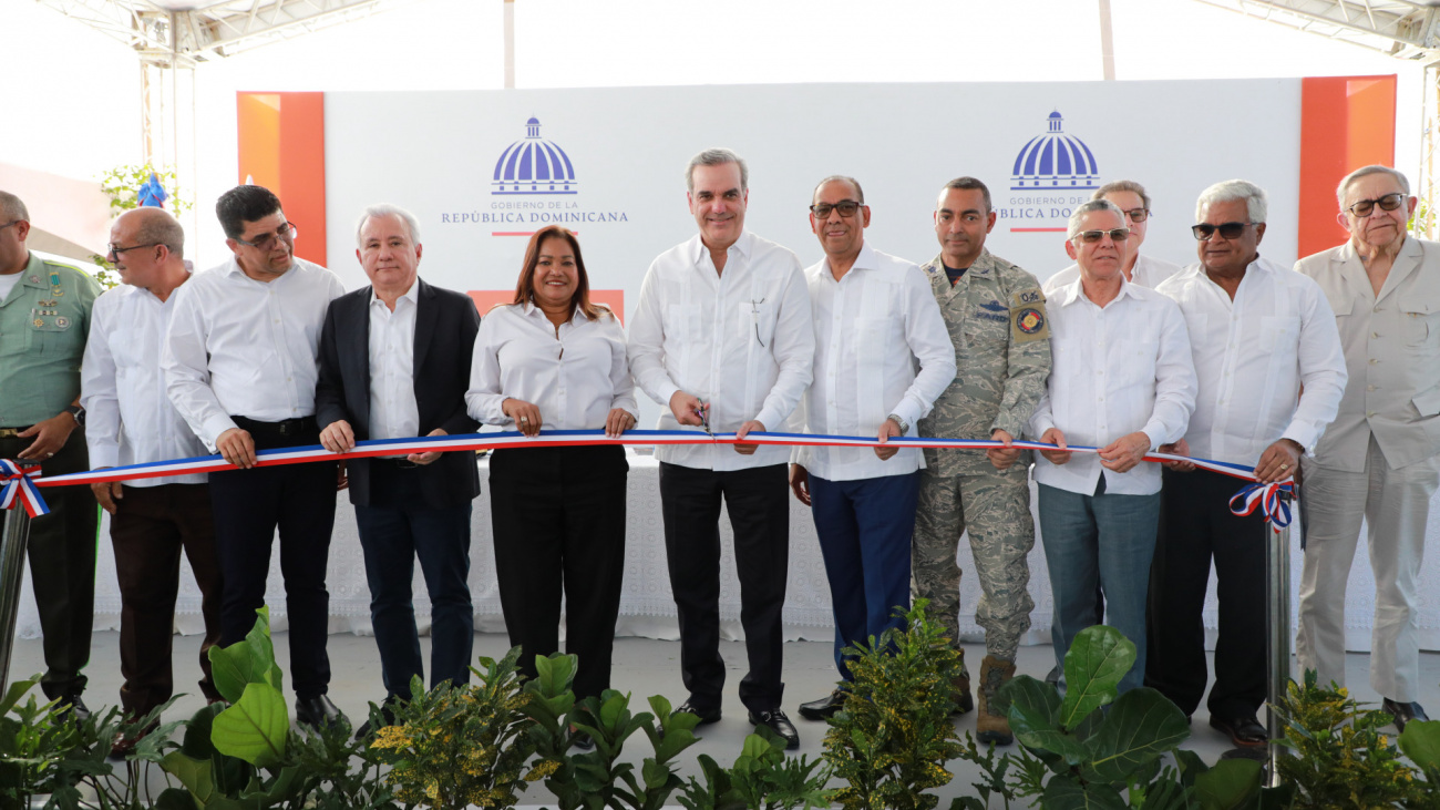 Abinader inaugura primera etapa de la prolongación Avenida Ecológica en SDE