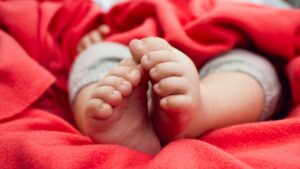 Ley antiaborto de Florida obliga a una pareja ver a su hijo morir al nacer 