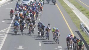 Atletas de la Vuelta Ciclística Independencia denuncian fueron dejados sin almorzar

