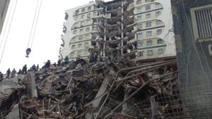 Casi 1,400 muertos por el terremoto: al menos 912 en Turquía y 473 en Siria