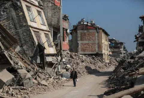 Terremoto de magnitud 5,3 causa nuevo pánico en Turquía