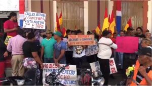 Colectivo de Organizaciones en SFM piquetean gobernación y ratifican huelga regional el 24 de abril