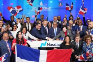 República Dominicana da campanazo en Nasdaq para iniciar las operaciones bursátiles del mercado electrónico más grande de EE. UU.