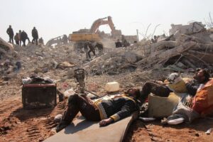 Cien horas después del terremoto en Turquía y Siria siguen apareciendo personas con vida