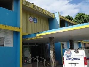 Párroco  truena en plena misa por la terminación de hospital en Gaspar Hernández