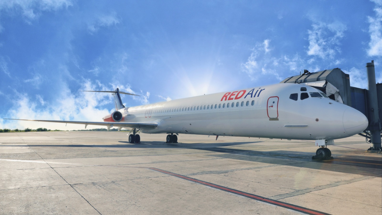 Aerolínea RED Air inicia servicio de carga internacional