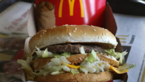Qué es el Big Mac Index, la referencia para crear el «Pollo Index» de Abinader
