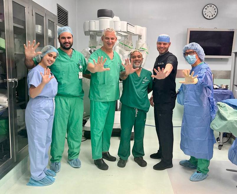 Realizan cinco prostatectomía robótica en un día en el Homs