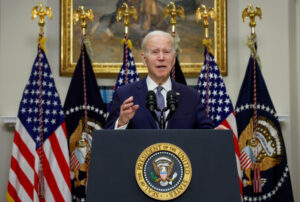 Biden: “estadounidenses pueden tener confianza en el sistema bancario”

