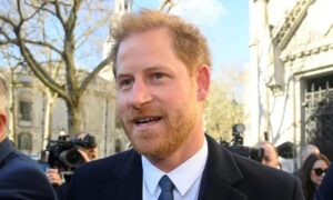 El príncipe Harry en un tribunal de Londres por una demanda contra un diario