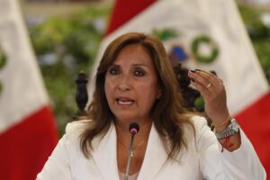 Investigan a la presidenta de Perú por presunto financiamiento ilegal