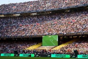 La Kings League llena el Camp Nou y bate récords por 'streaming'