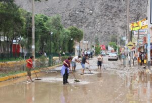 Perú declara más de 150 distritos en estado de emergencia por fuertes lluvias

