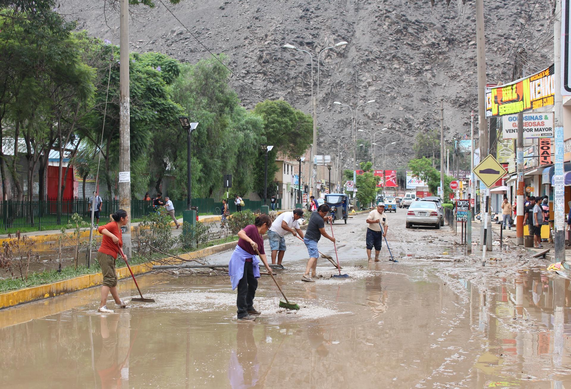 Perú declara más de 150 distritos en estado de emergencia por fuertes lluvias