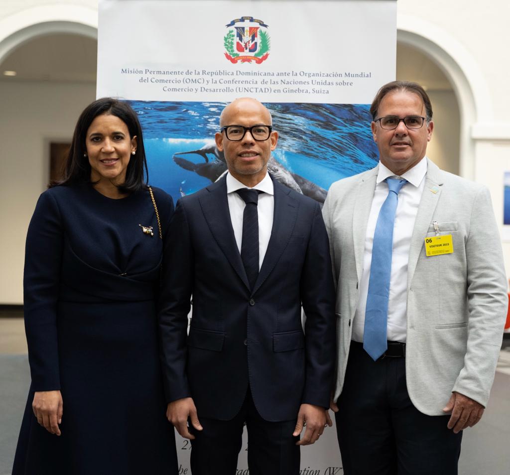 En Ginebra celebran aniversario de la Independencia Nacional con exhibición fotográfica sobre hábitat marino de República Dominicana