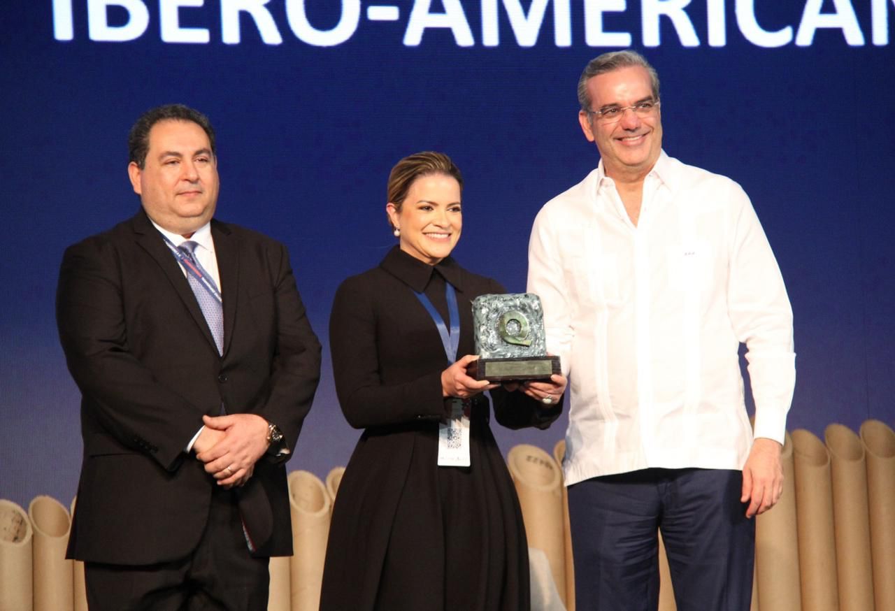 Entregan Premio Iberoamericano al Hospital Hugo Mendoza