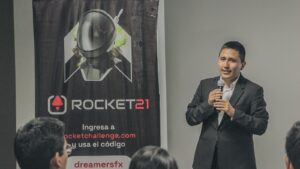 Rocket 21 empresa que impulsa comerciantes en desarrollo