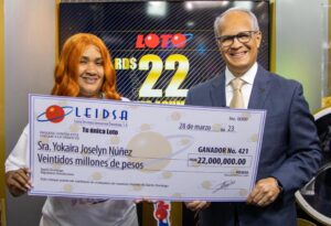 Leidsa entrega 22 millones de pesos a la ganadora 421