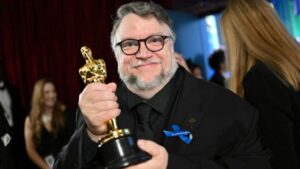 Guillermo Del Toro gana el Oscar a mejor película de animación