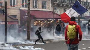 Disturbios en Francia dejan 149 policías heridos y 172 detenidos