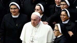 El papa Francisco otorga derecho al voto a las mujeres en una reunión de obisposEl papa Francisco otorga derecho al voto a las mujeres en una reunión de obispos