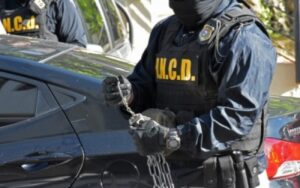 DNCD ocupa cocaína, marihuana y armas ilegales en San Cristóbal