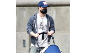 Daniel Radcliffe paseando a su bebé por Nueva York