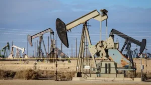 El petróleo de Texas abre con una bajada del 0,71 %, hasta los 76,52 dólares
