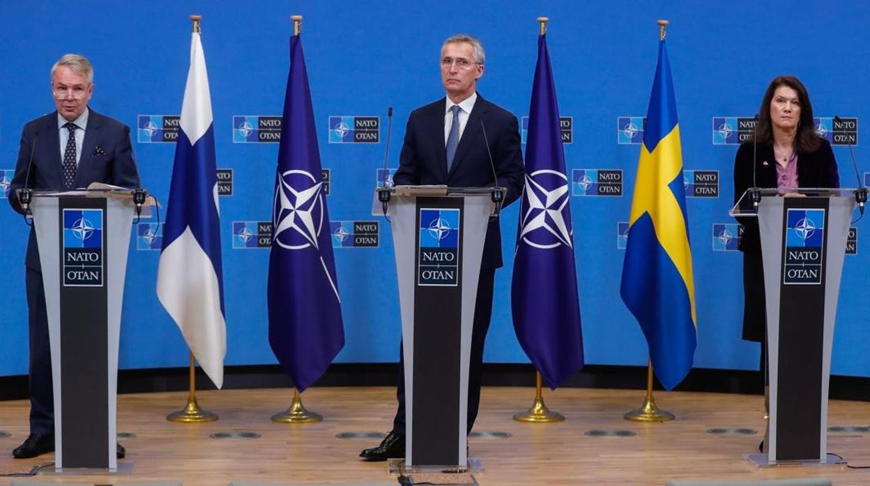 В нато ли швеция. Финляндия в НАТО. Финляндия и Швеция вступают в НАТО. Швеция в НАТО. Вступление Швеции в НАТО.