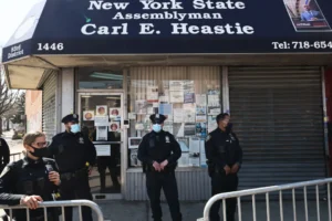 Reportan dos tiroteos en El Bronx; uno en oficina del presidente de la Asamblea Estatal