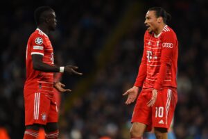 Sadio Mané, suspendido por el Bayern por agredir a Sané

