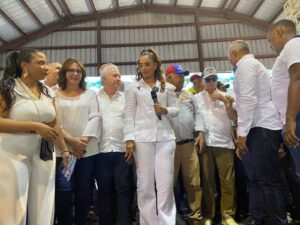 Betty Geronimo presenta precandidatura a alcaldía por Santo Domingo Norte 