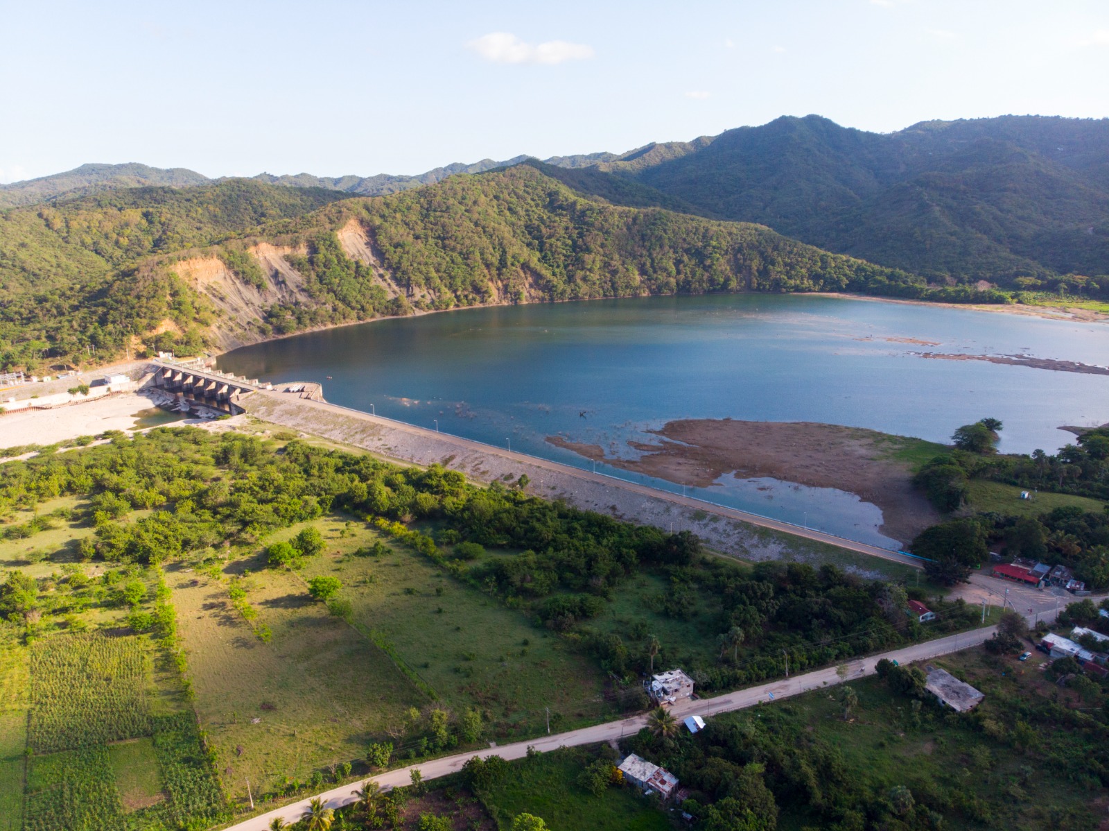 Retiran 100,000 metros cúbicos de sedimento del contraembalse Las Barías en tres meses