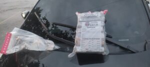 DNCD ocupa siete paquetes de cocaína en vehículo; arrestan dos personas