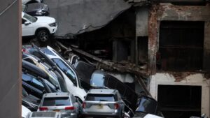 Colapso de estacionamiento deja un muerto en Nueva York, EE. UU.