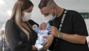 Nace en España el primer bebé de una mujer trasplantada de útero 