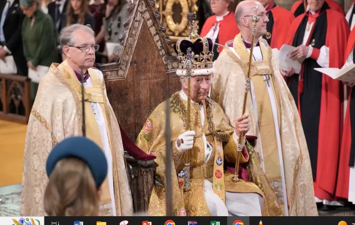 Coronan al rey británico Carlos III