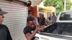 Detienen dos haitianos en Dajabón por robos a tienda de celulares