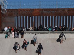 EE.UU. promulga una nueva norma que restringe el acceso al asilo en la frontera con México