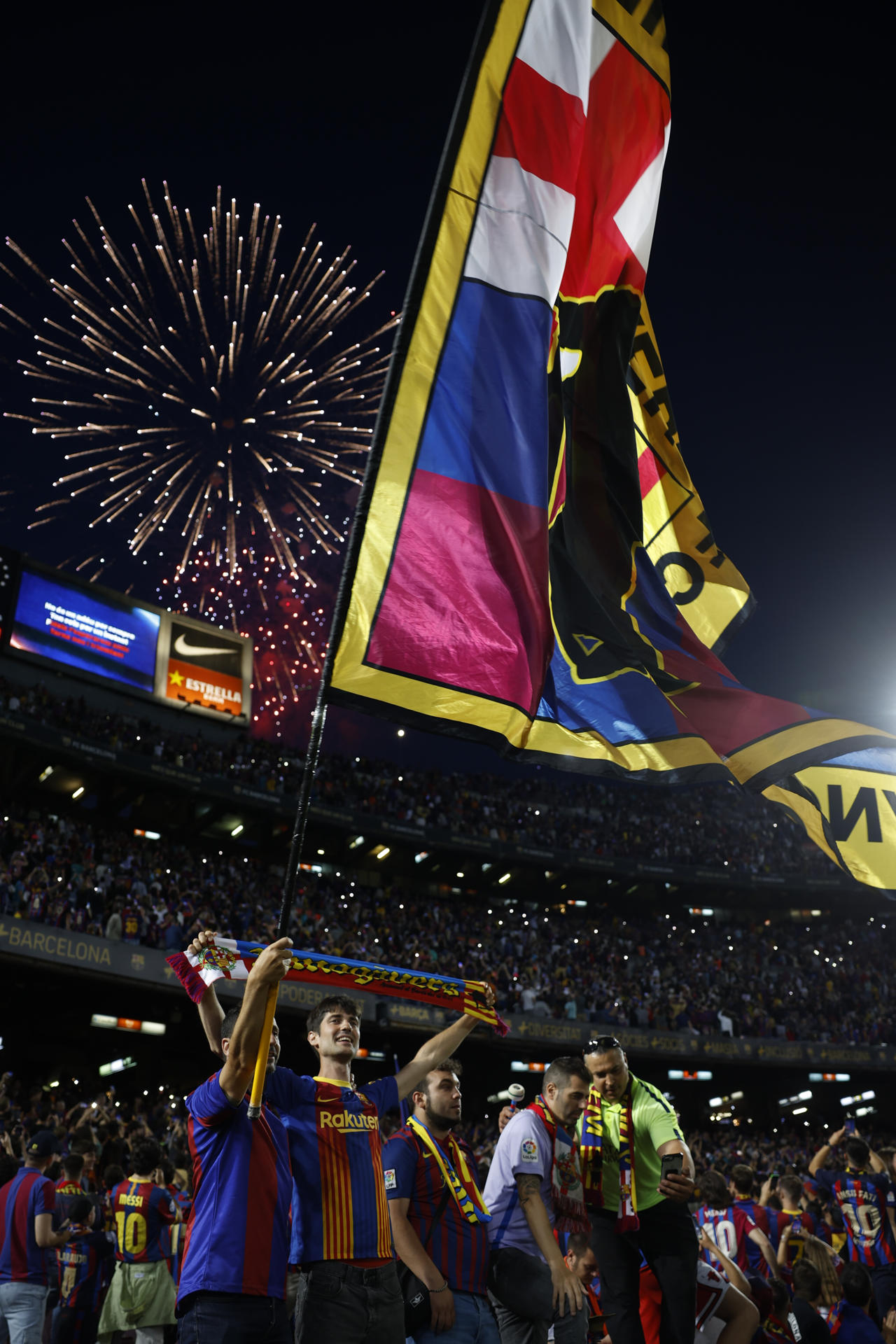 El Barça entierra sus recuerdos del viejo Camp Nou y saluda al nuevo estadio