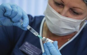 Estados Unidos levantará la vacunación obligatoria de covid para los viajeros extranjeros