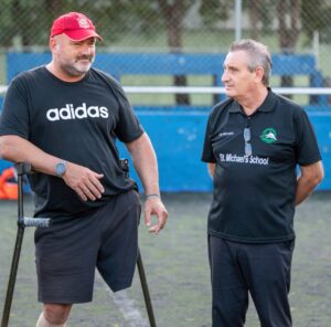 St. Michael’s School invita a reconocido entrenador de fútbol Eduardo Valcárcel