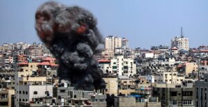 Suman 22 muertos por bombardeos israelíes en Gaza