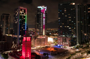 Un edificio de Miami muestra una enorme animación digital en apoyo a los Heat