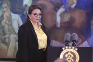 Presidenta hondureña se solidariza con El Salvador por muerte de doce personas en estampida