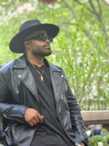 Karlos Rosé llena de sentimientos la radio con la bachata “Ya no me muero por nadie”